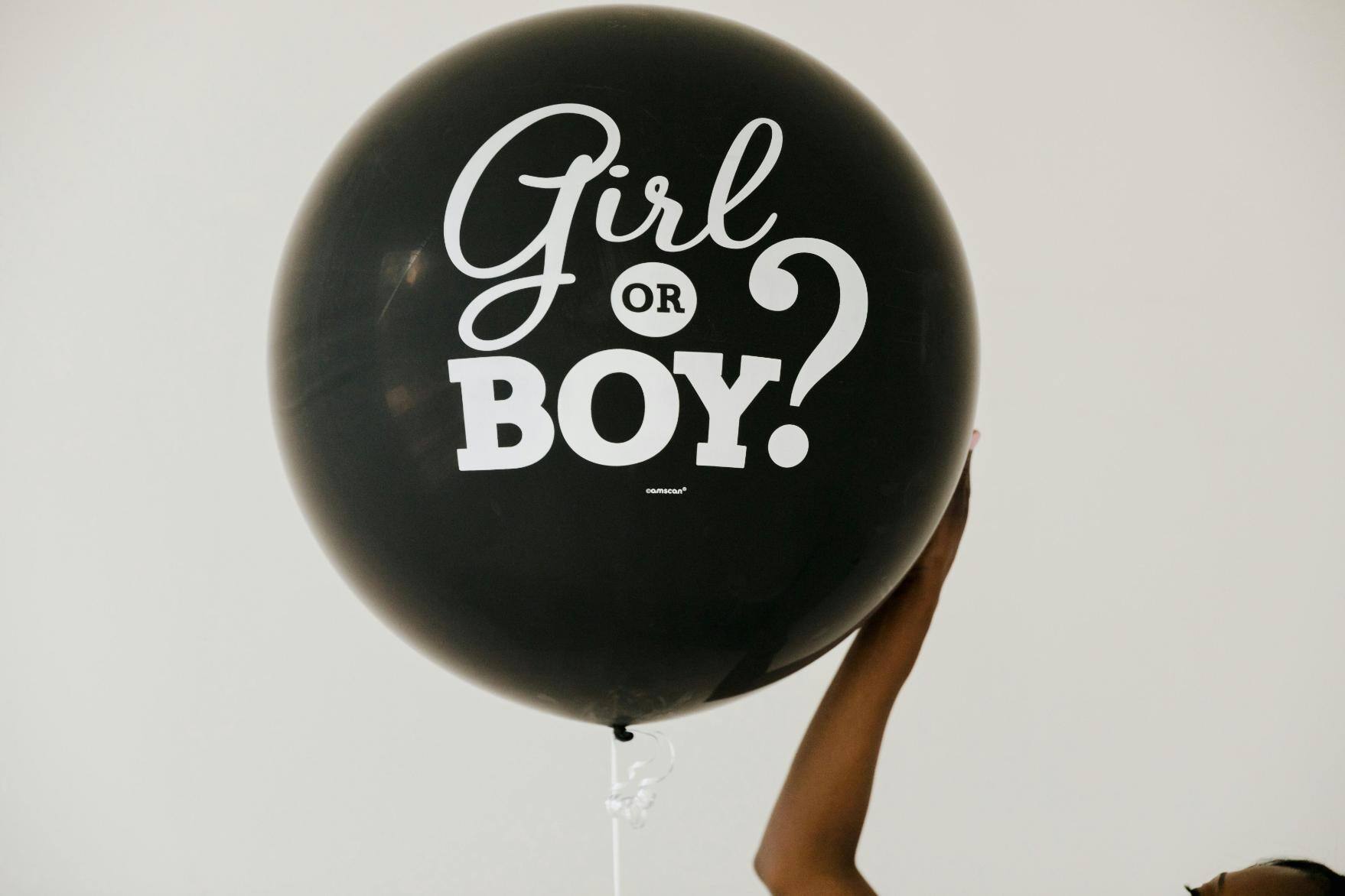 1. Petrecere gender reveal - balon girl or boy