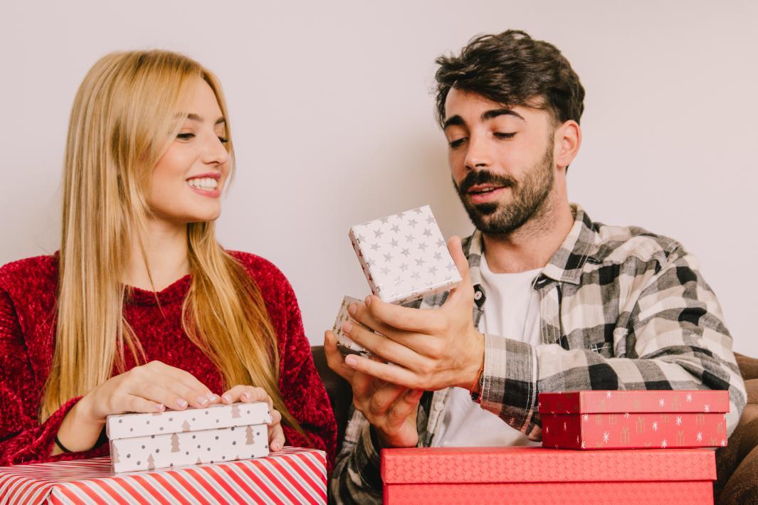 2. Cadou dragobete - femeie, barbat, cadouri