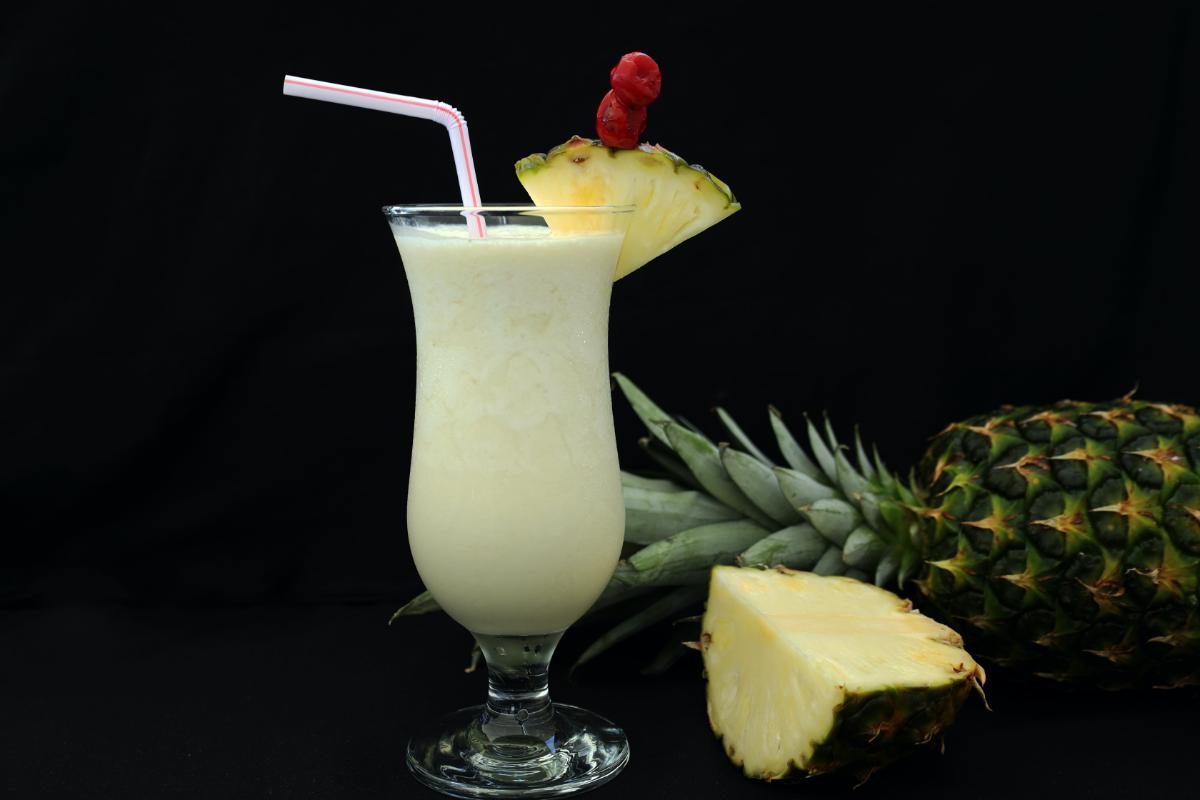 3. Tipuri de pahare pentru bauturi - cocktail, ananas