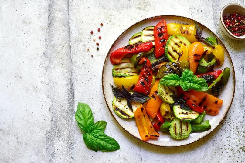 4. Salate pentru gratar - farfurie, legume la gratar