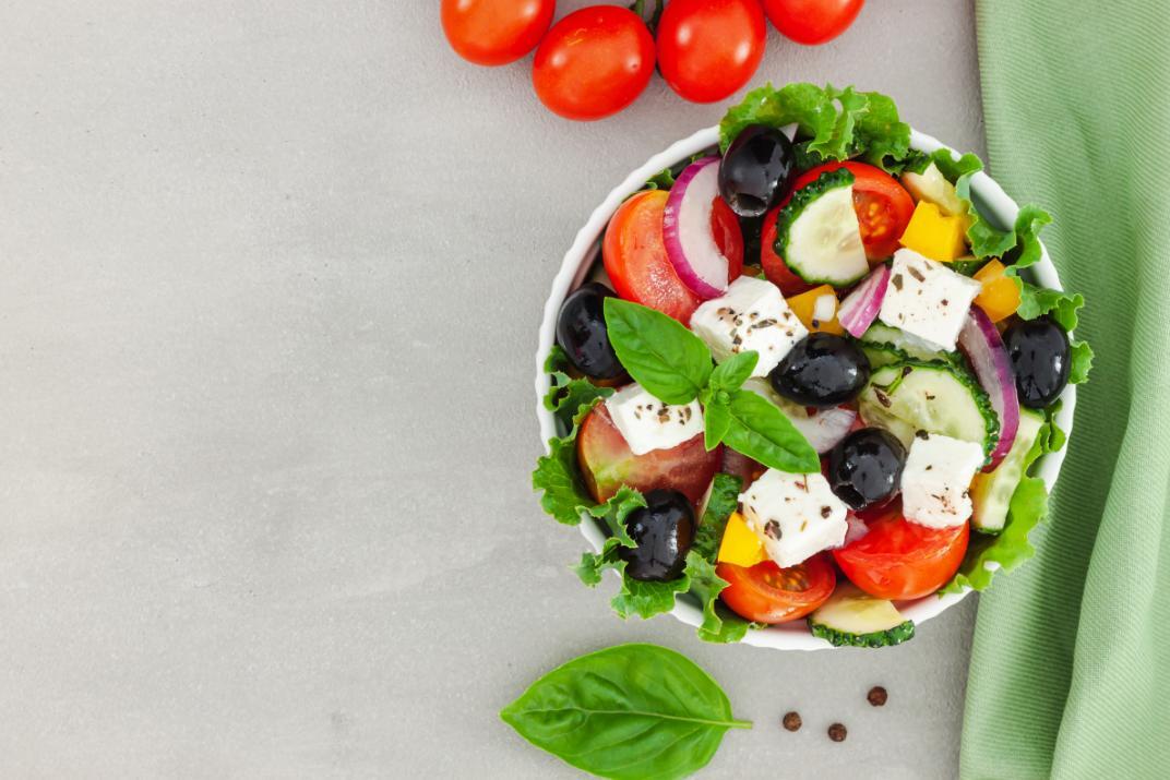 4. Salate pentru gratar - salata cu rosii, branza feta