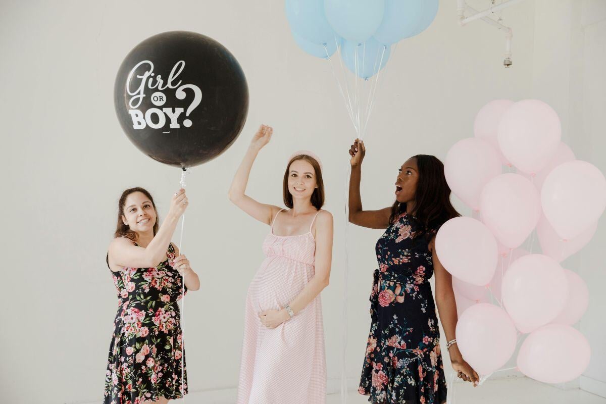 Petrecere de gender reveal - idei si sugestii de organizare creative si distractive